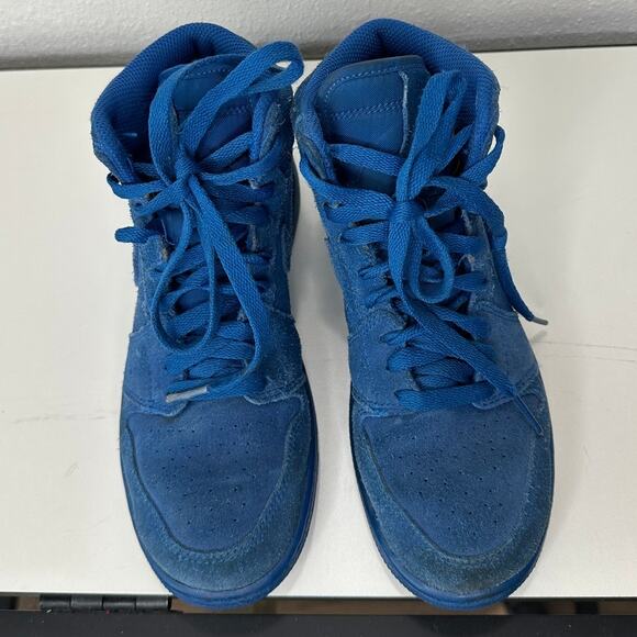 Nike Air Jordan 1 Retro High Top Blue Suede Sneaker 4 Youth - Picture 3 of 16